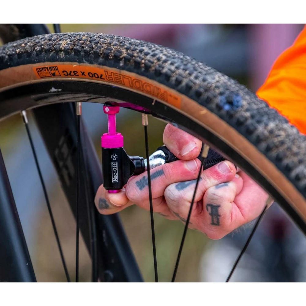 Kit de remplissage de pneu de vélo Injecteur de mastic de vélo Tubeless  Capacité de 50 ml Kit de remplissage de pneu sous vide de vélo universel  pour
